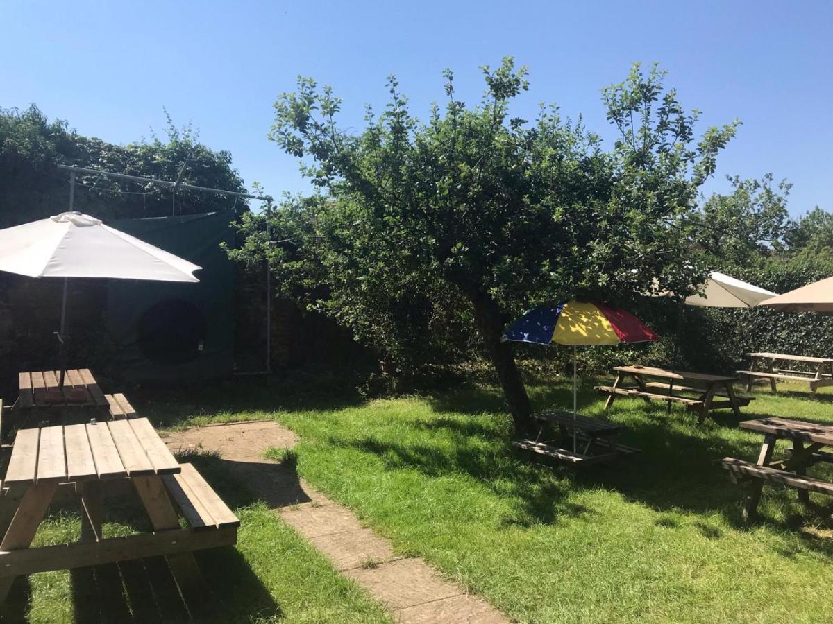 Oyo Unicorn Inn Deddington Exterior photo